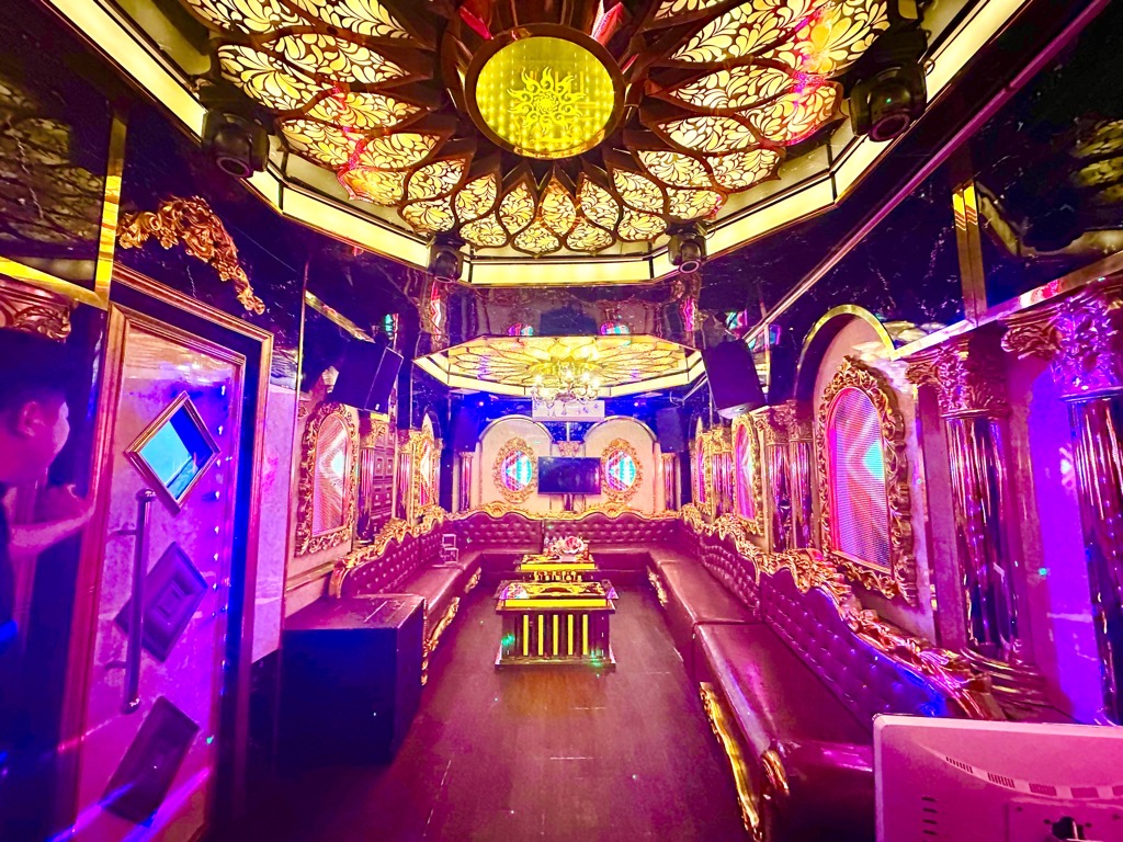 Bán nhà Yên Duyên - diện tích 68m2 5 tầng - Ô TÔ ĐỖ CỔNG - giá 15 tỷ