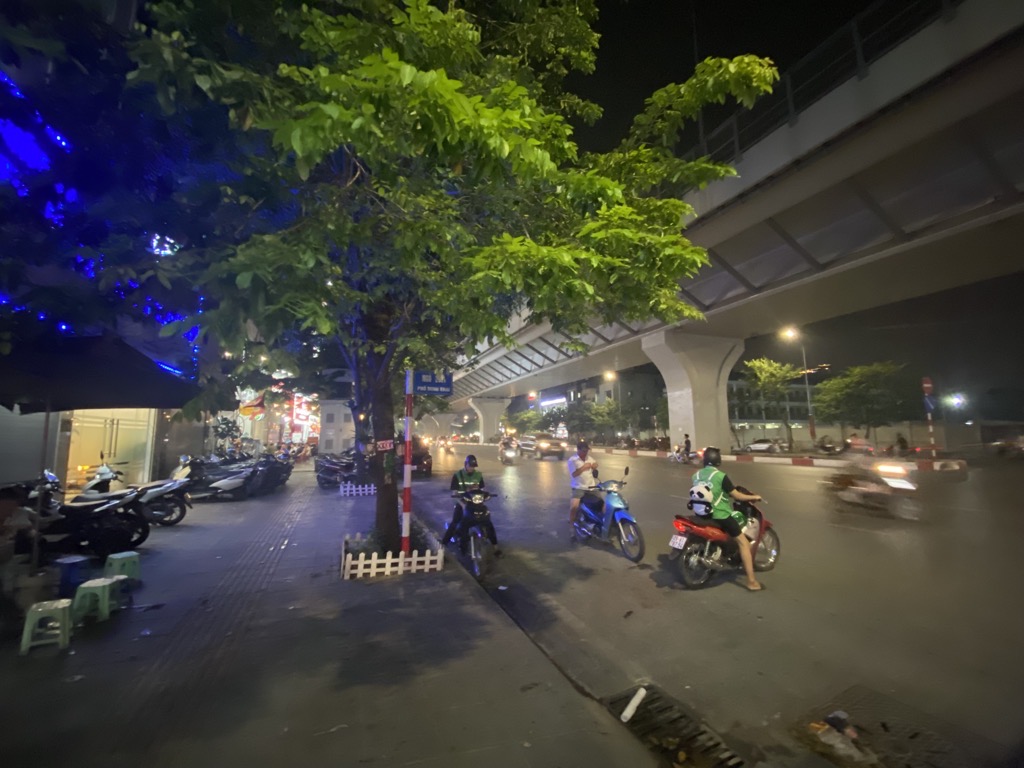 Bán nhà Minh Khai - diện tích 46m2 2 tầng - lô góc 2 mặt thoáng - giá 22,9 tỷ