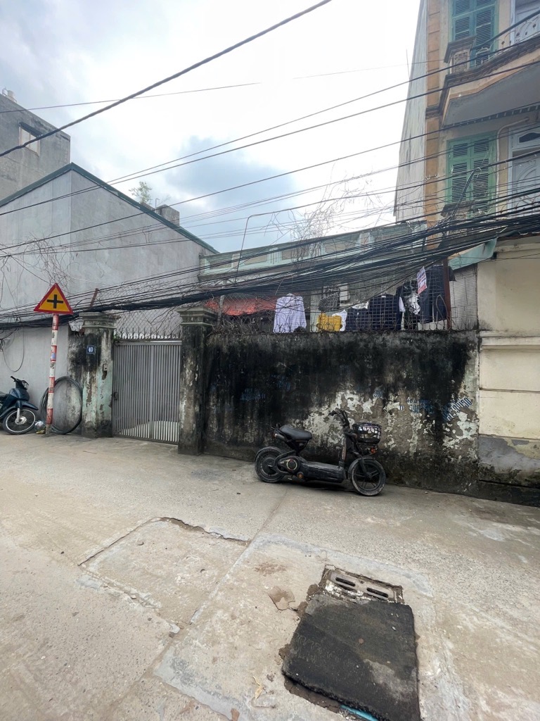 Bán nhà Nguyễn Khoái - diện tích 98.6m2 1 tầng - ô tô tránh - giá 13,5 tỷ