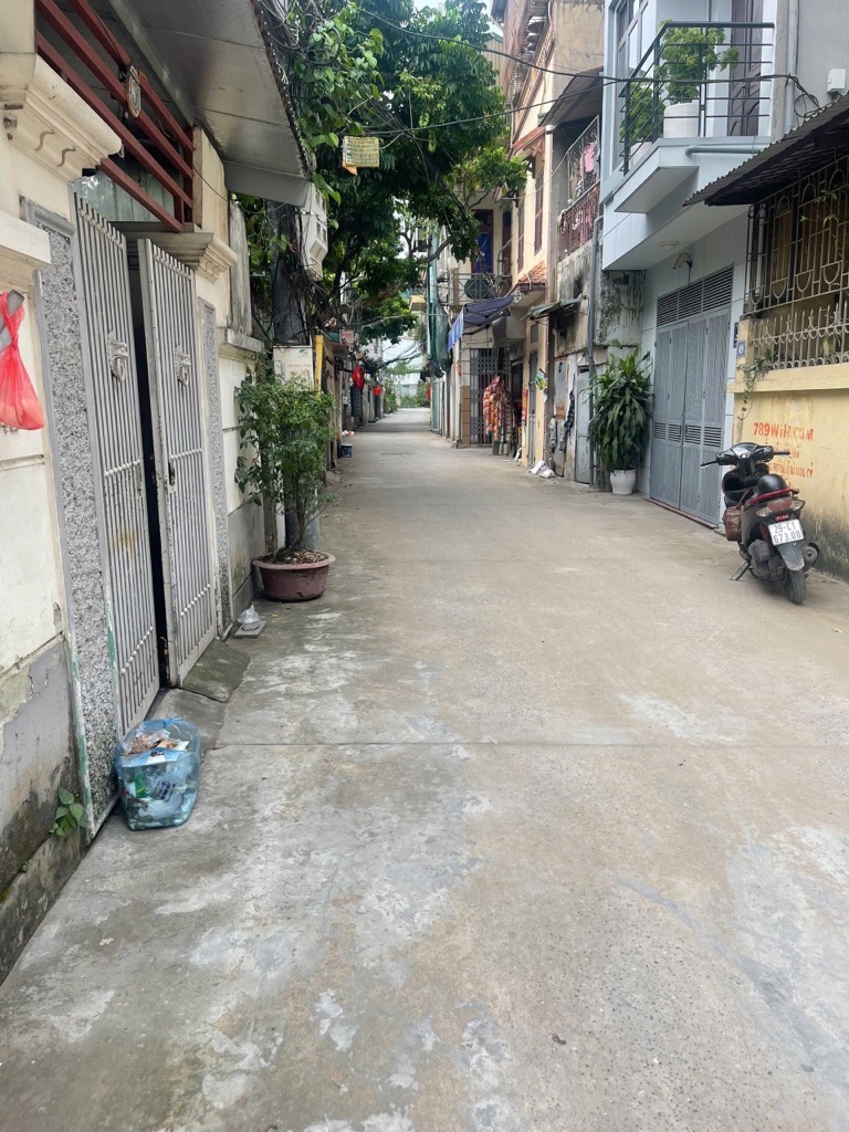 Bán nhà Nguyễn Khoái - diện tích 98.6m2 1 tầng - ô tô tránh - giá 13,5 tỷ