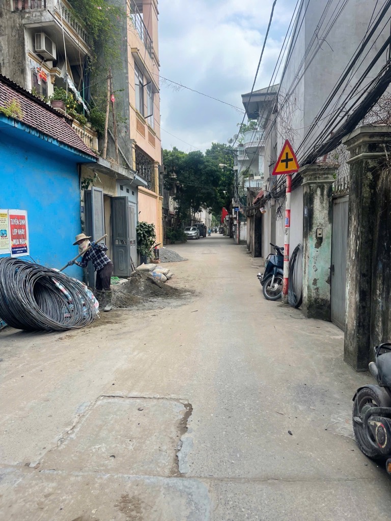 Bán nhà Nguyễn Khoái - diện tích 98.6m2 1 tầng - ô tô tránh - giá 13,5 tỷ