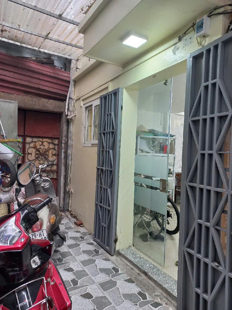 Bán nhà Giáp Bát - diện tích 35.5m2 3 tầng - gần chợ, trường tiện ích bạt ngàn - giá 2,9 tỷ