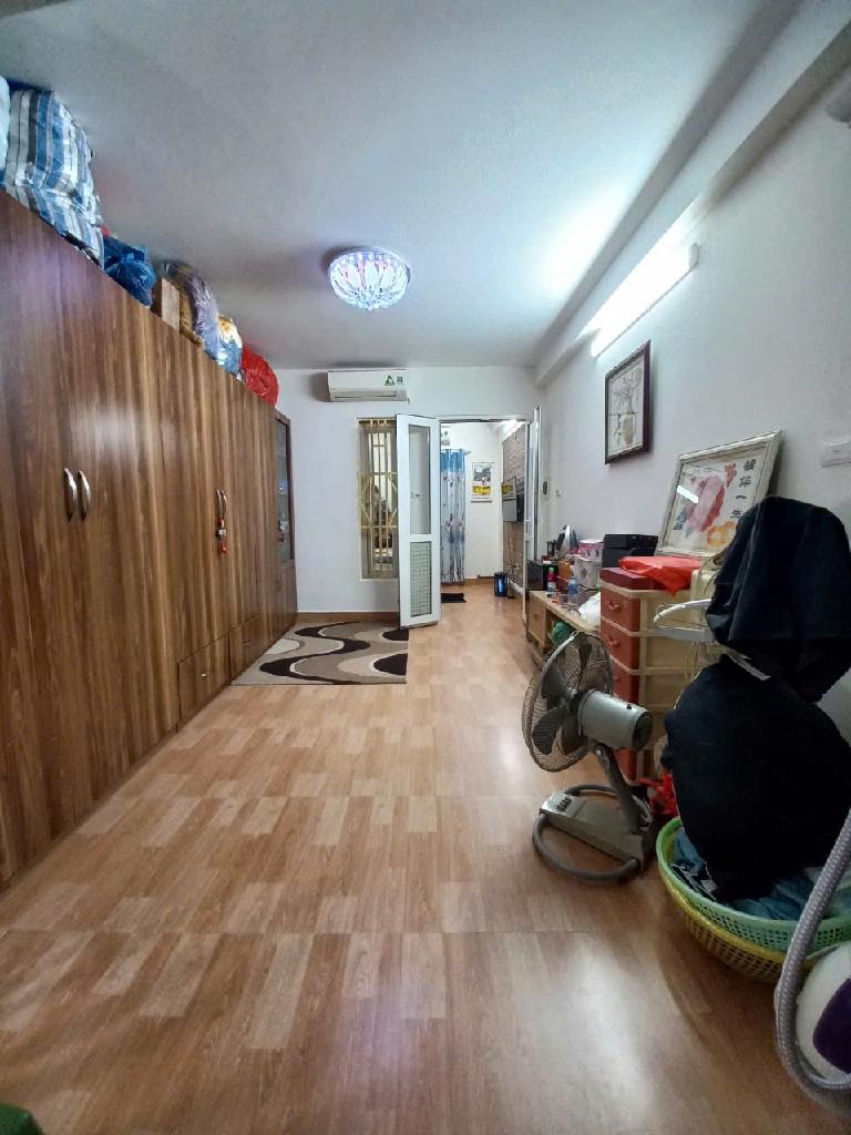 Bán nhà Giáp Bát - diện tích 35.5m2 3 tầng - gần chợ, trường tiện ích bạt ngàn - giá 2,9 tỷ