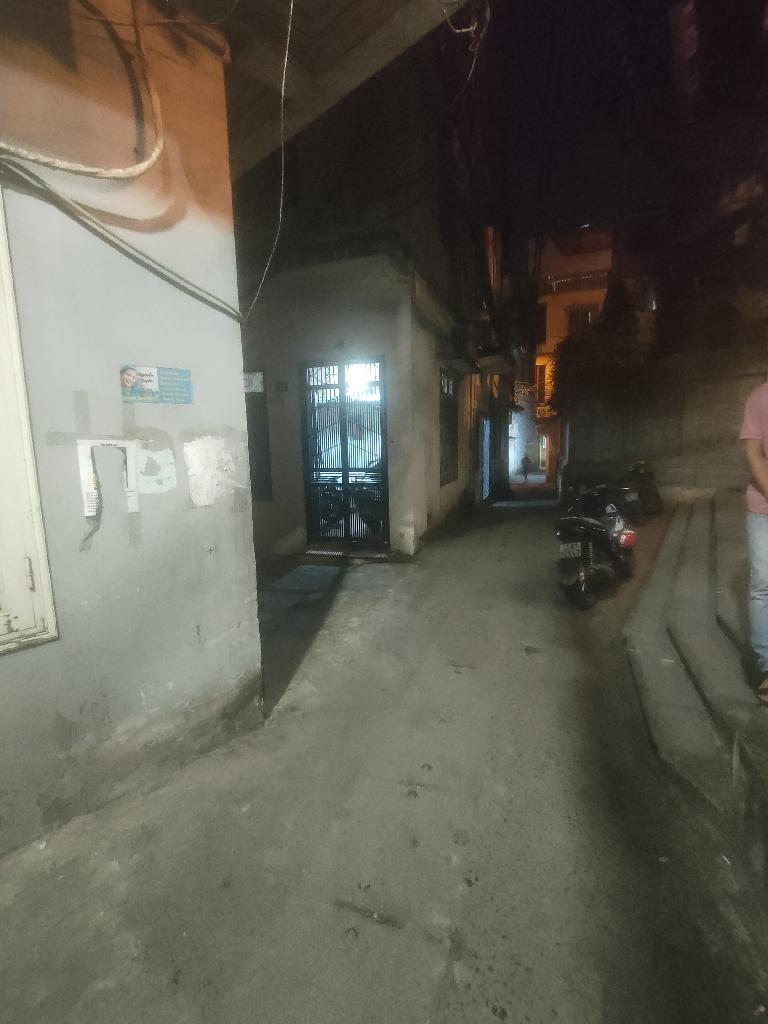 Bán nhà Nguyễn Khoái - diện tích 42m2 1 tầng - đất trống - giá 4,89 tỷ