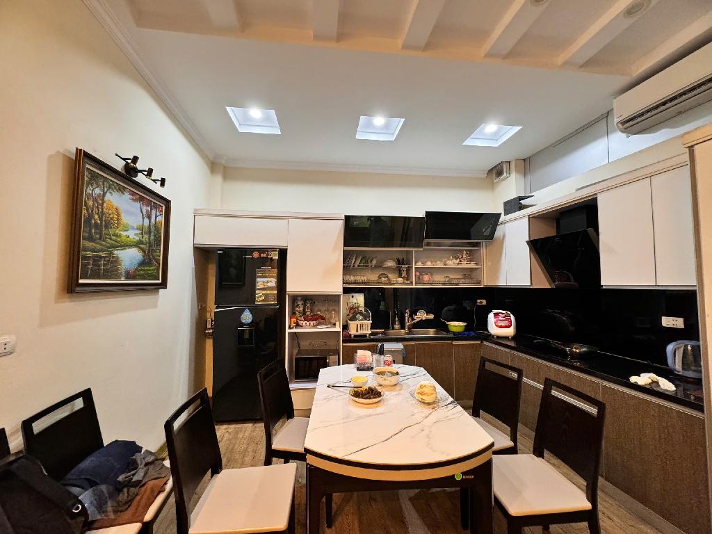 Bán nhà Đê La Thành nhỏ - diện tích 44,1m2 4 tầng - Lô góc, ô tô đỗ cửa - giá 16,8 tỷ