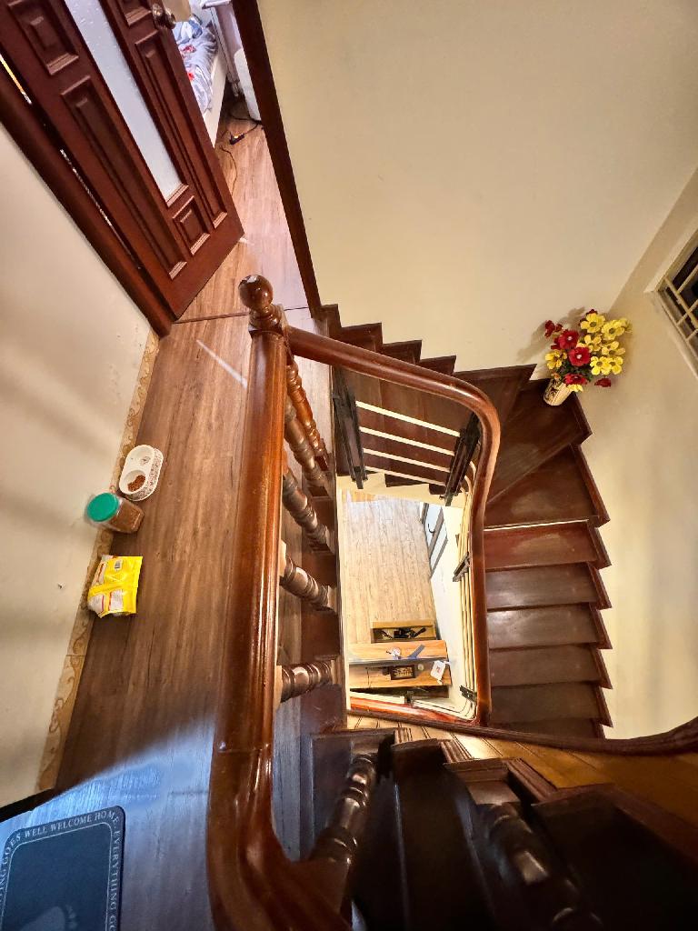 Bán nhà Đê La Thành nhỏ - diện tích 44,1m2 4 tầng - Lô góc, ô tô đỗ cửa - giá 16,8 tỷ