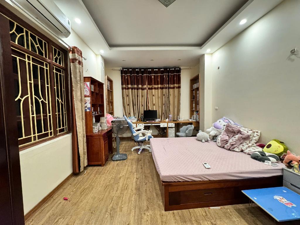 Bán nhà Đê La Thành nhỏ - diện tích 44,1m2 4 tầng - Lô góc, ô tô đỗ cửa - giá 16,8 tỷ