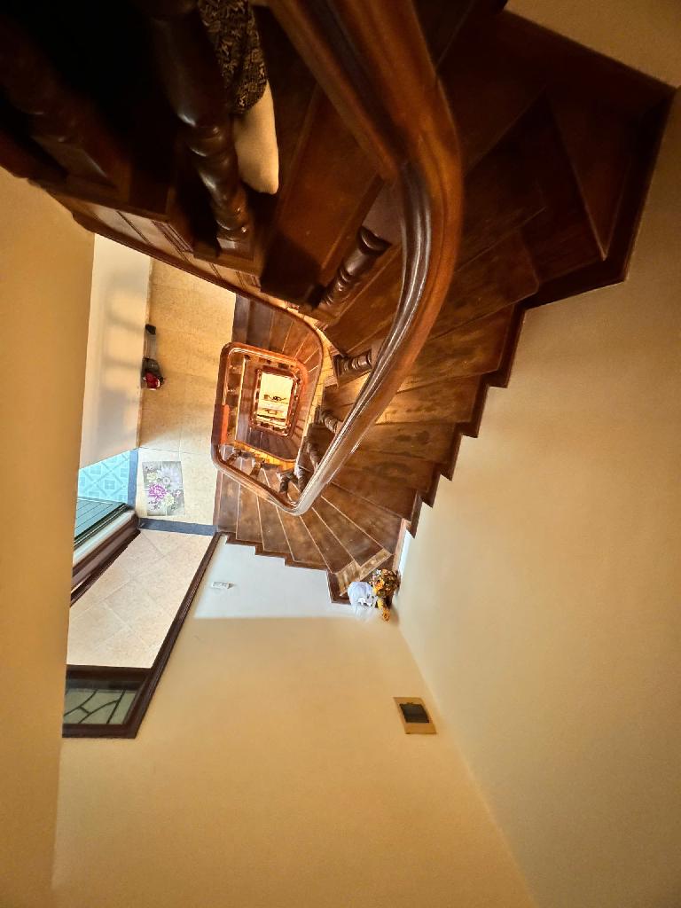 Bán nhà Đê La Thành nhỏ - diện tích 44,1m2 4 tầng - Lô góc, ô tô đỗ cửa - giá 16,8 tỷ