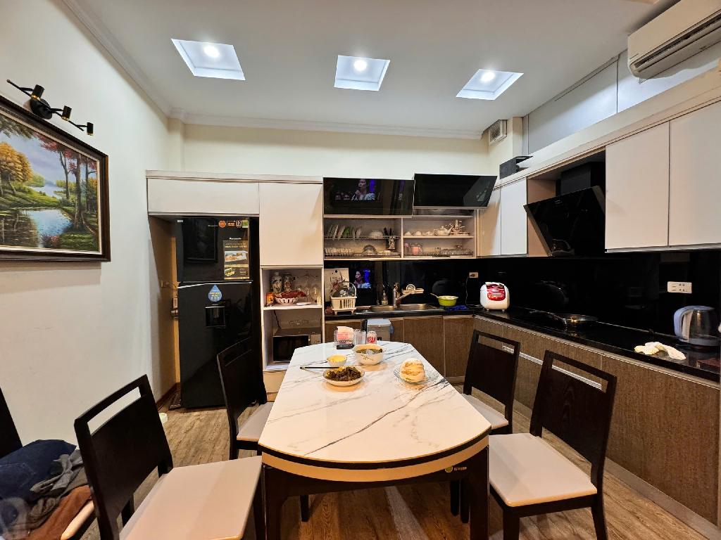 Bán nhà Đê La Thành nhỏ - diện tích 44,1m2 4 tầng - Lô góc, ô tô đỗ cửa - giá 16,8 tỷ