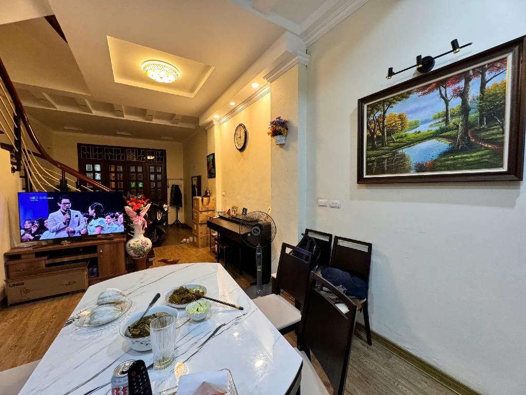 Bán nhà Đê La Thành nhỏ - diện tích 44,1m2 4 tầng - Lô góc, ô tô đỗ cửa - giá 16,8 tỷ