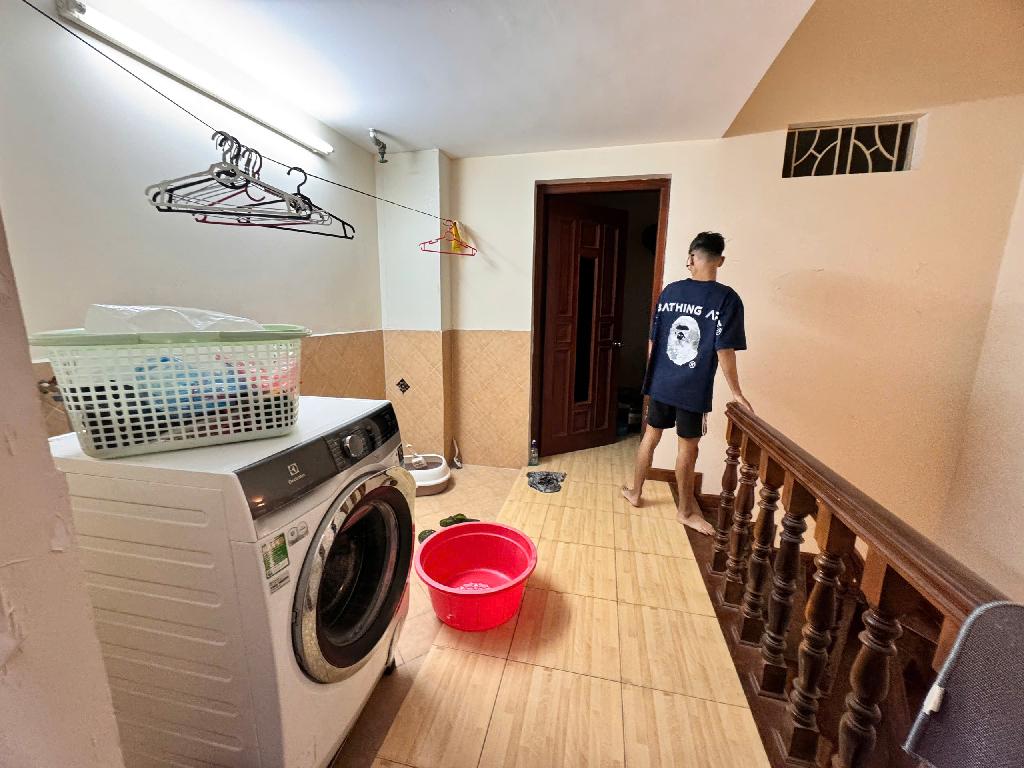 Bán nhà Đê La Thành nhỏ - diện tích 44,1m2 4 tầng - Lô góc, ô tô đỗ cửa - giá 16,8 tỷ