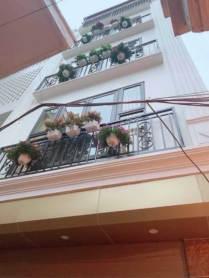 Bán nhà Trương Định - diện tích 42m2 5 tầng - Nhà đẹp, mới xây - giá 10,5 tỷ