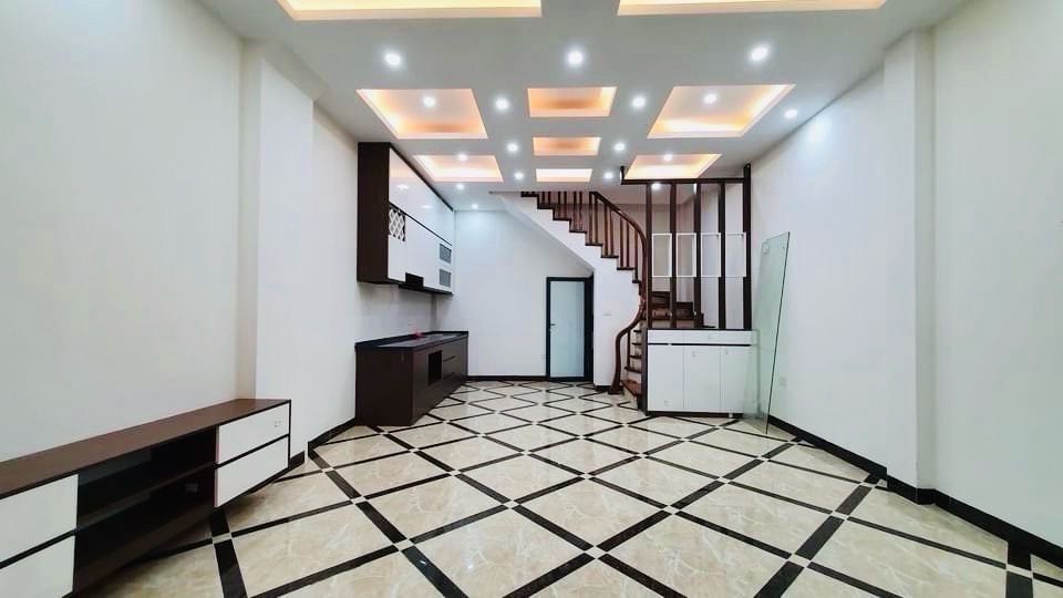 Bán nhà Trương Định - diện tích 42m2 5 tầng - Nhà đẹp, mới xây - giá 10,5 tỷ