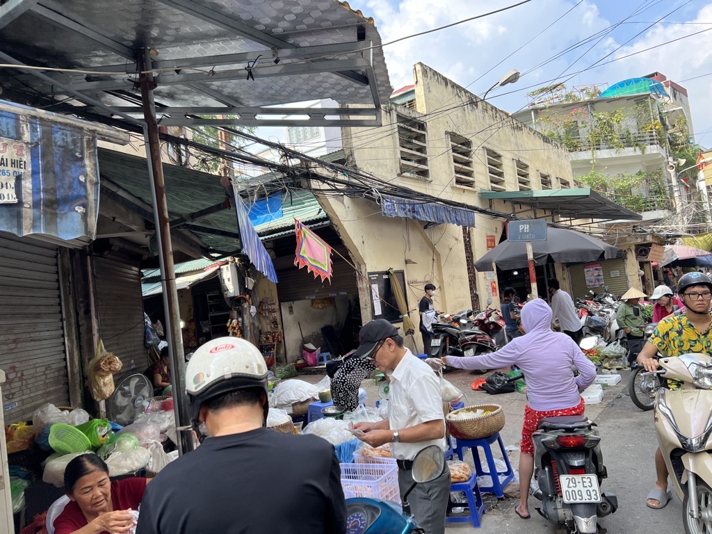 Bán nhà Y Miếu - diện tích 36,3m2 3 tầng - Lô góc ô tô đỗ cửa - giá 8 tỷ