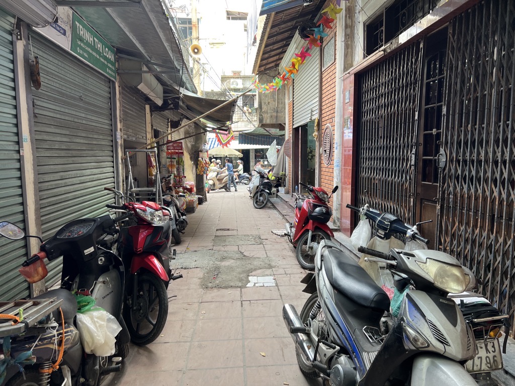 Bán nhà Y Miếu - diện tích 36,3m2 3 tầng - Lô góc ô tô đỗ cửa - giá 8 tỷ