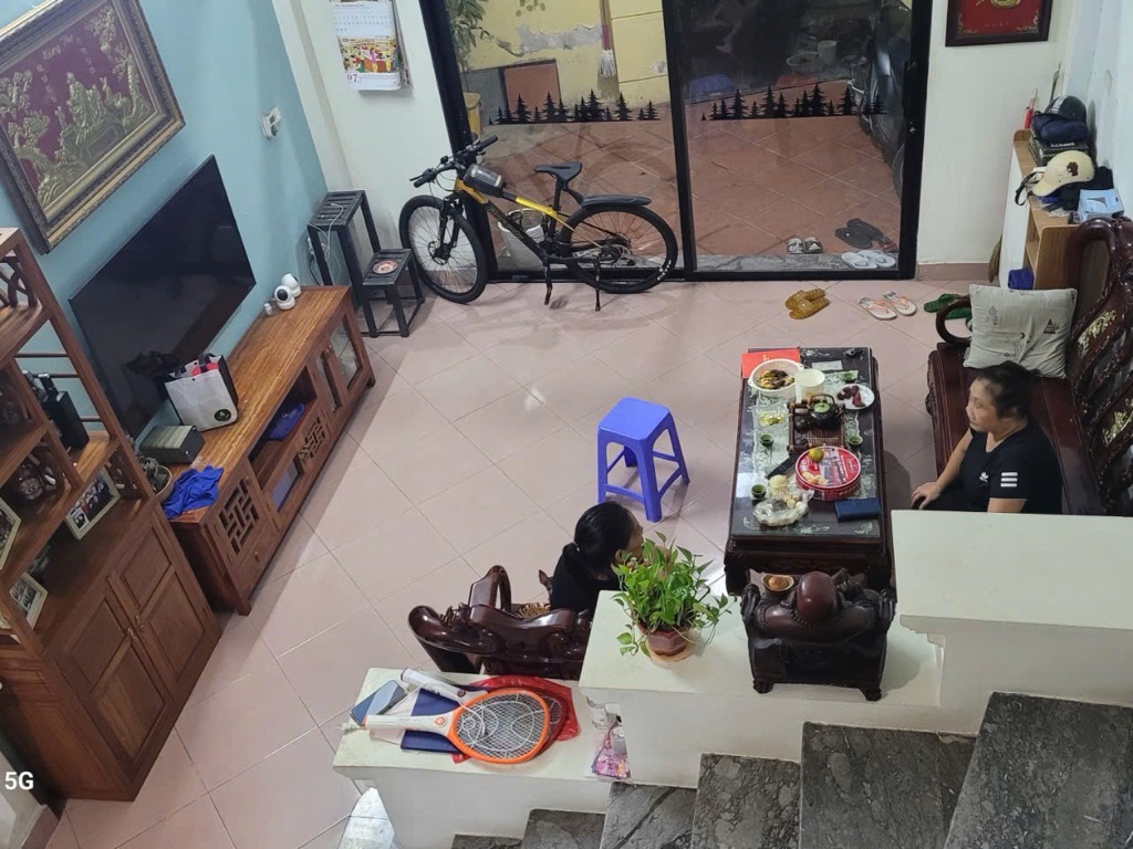 Bán nhà Lĩnh Nam - diện tích 77m2 3 tầng - Ngõ lý thuyết ô tô qua nhà - giá 17 tỷ