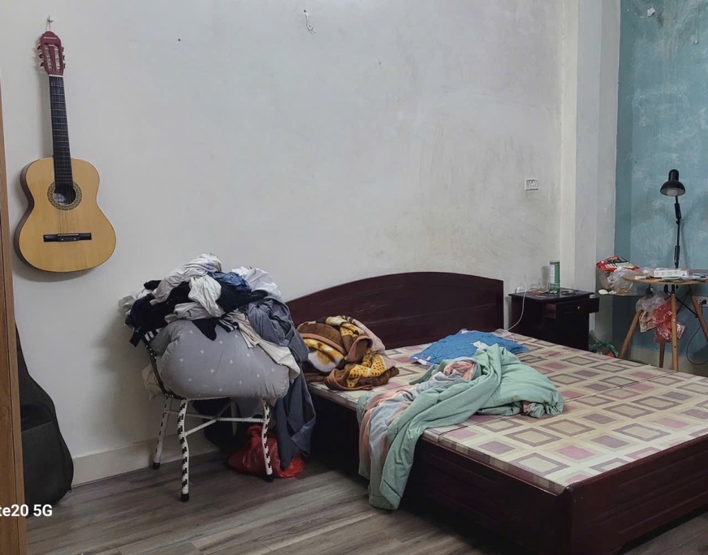 Bán nhà Lĩnh Nam - diện tích 77m2 3 tầng - Ngõ lý thuyết ô tô qua nhà - giá 17 tỷ