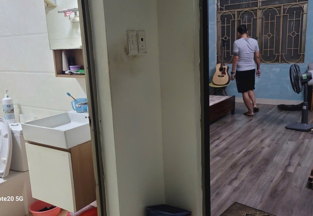 Bán nhà Lĩnh Nam - diện tích 77m2 3 tầng - Ngõ lý thuyết ô tô qua nhà - giá 17 tỷ