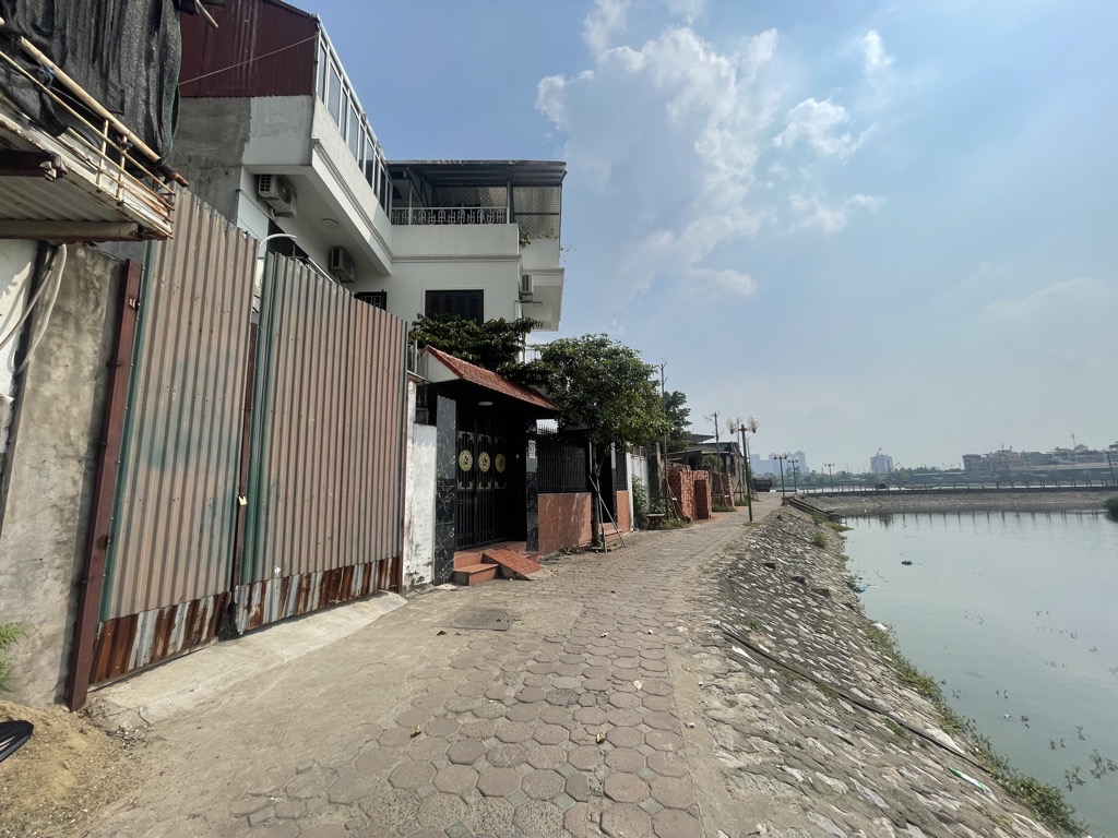 Bán nhà Hoàng Văn Thái - diện tích 38m2 1 tầng - ô tô đỗ cửa - giá 2,1 tỷ