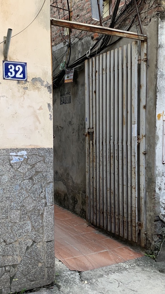 Bán nhà Vũ Tông Phan - diện tích 27,5m2 5 tầng - ngõ ô tô tránh - giá 3,15 tỷ