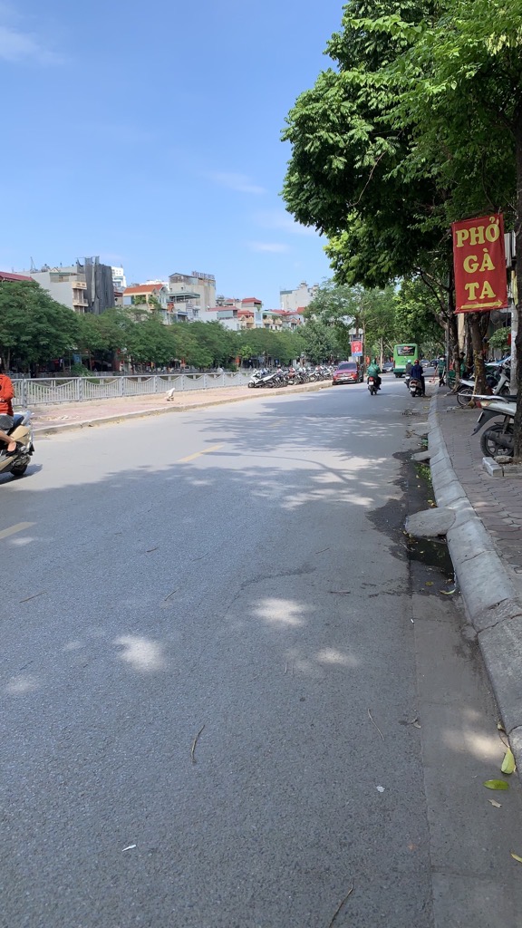 Bán nhà Vũ Tông Phan - diện tích 27,5m2 5 tầng - ngõ ô tô tránh - giá 3,15 tỷ