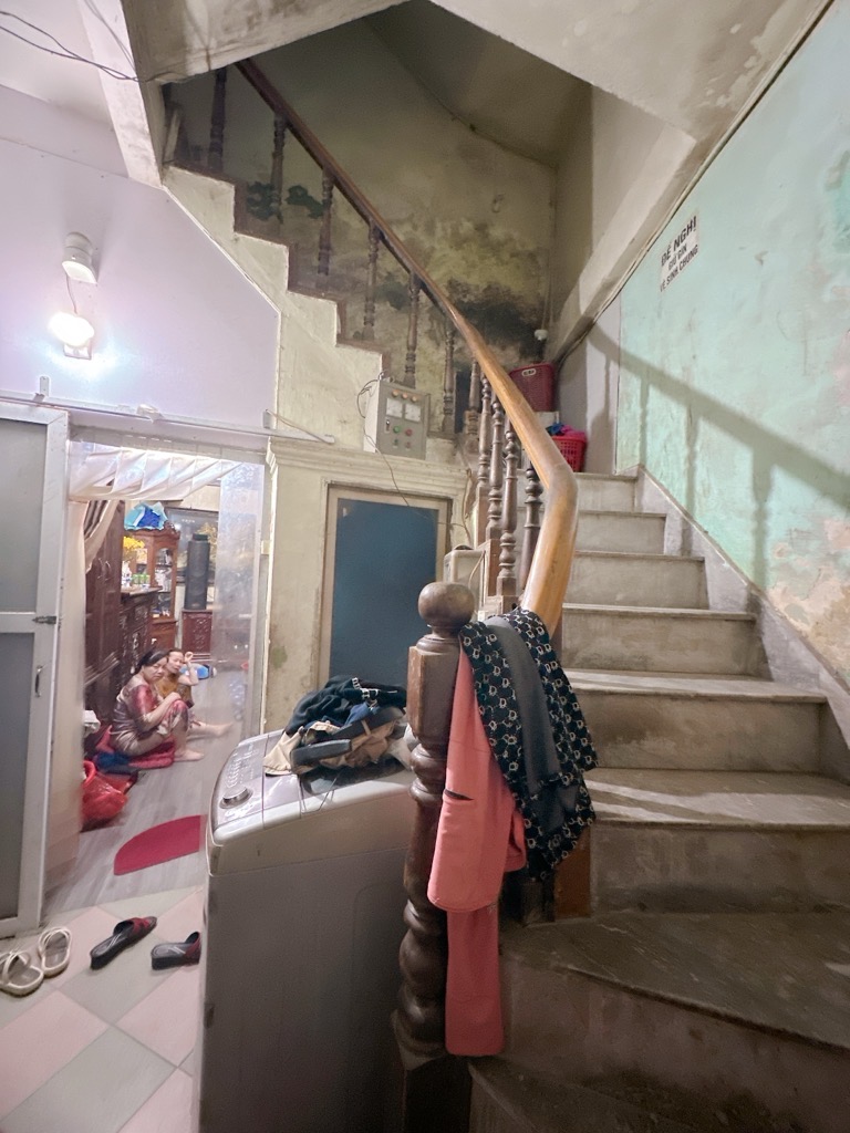 Bán nhà Trần Quý Cáp - diện tích 56m2 3 tầng - Nhà cũ xác định bán đất - giá 16,8 tỷ