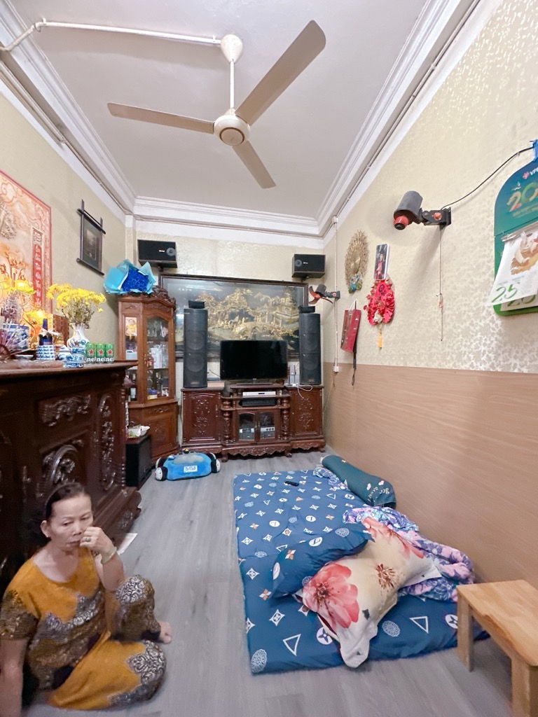 Bán nhà Trần Quý Cáp - diện tích 56m2 3 tầng - Nhà cũ xác định bán đất - giá 16,8 tỷ