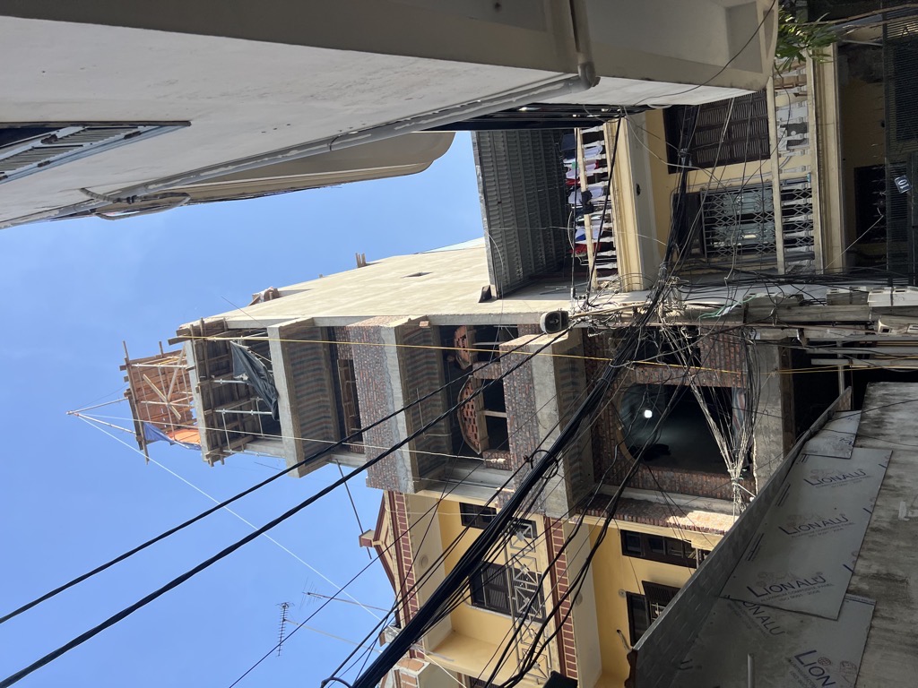 Bán nhà Hoàng Văn Thái - diện tích 73m2 4 tầng - Phân lô quân đội, ô tô - giá 19 tỷ