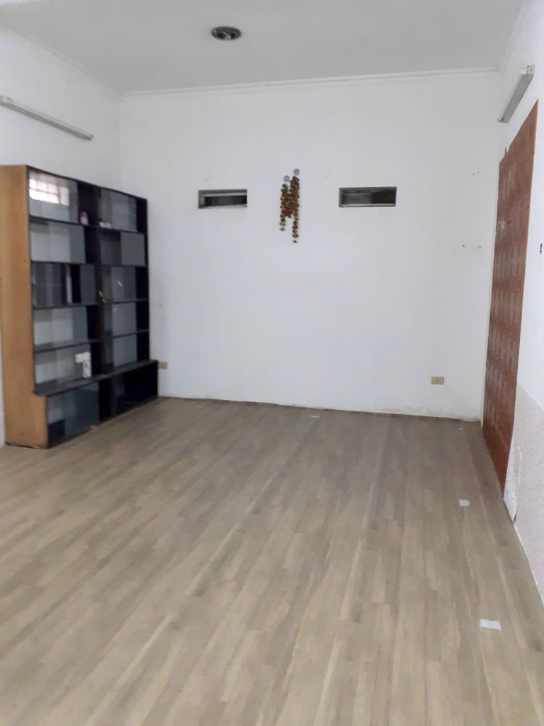 Bán nhà Hoàng Văn Thái - diện tích 73m2 4 tầng - Phân lô quân đội, ô tô - giá 19 tỷ