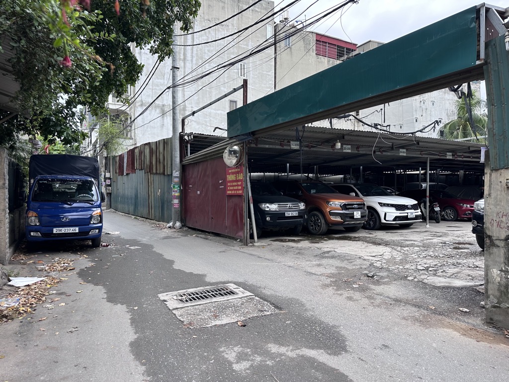 Bán nhà Lĩnh Nam - diện tích 404m2 1 tầng - ô tô đỗ ngày đêm - giá 24,2 tỷ