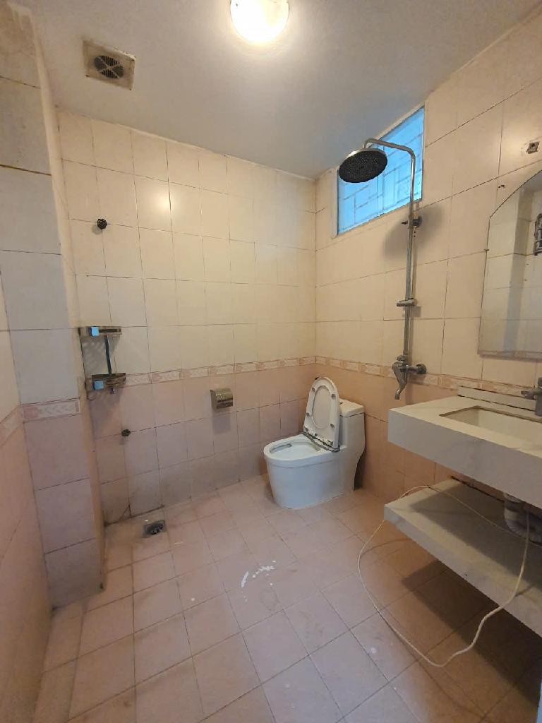 Bán nhà Đường Láng - diện tích 82m2 3 tầng - ô tô tránh - giá 24,2 tỷ