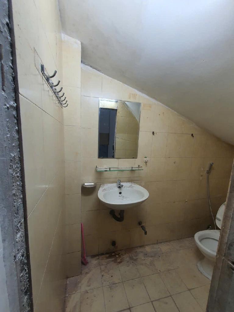 Bán nhà Đường Láng - diện tích 82m2 3 tầng - ô tô tránh - giá 24,2 tỷ