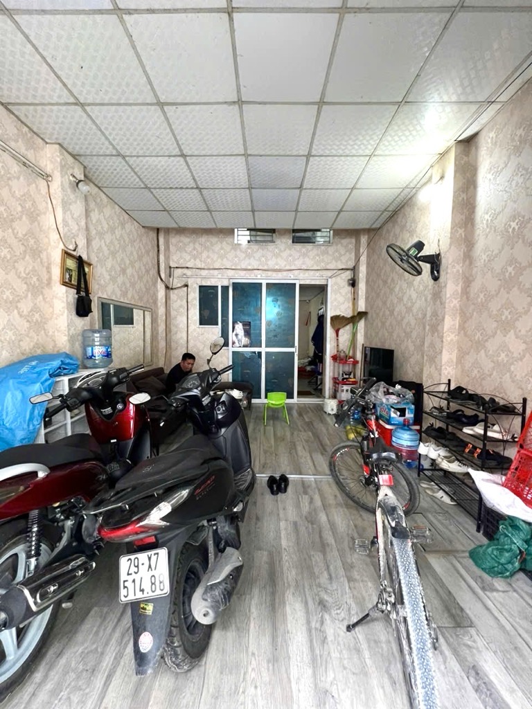 Bán nhà Nguyễn Xiển - diện tích 60m2 2 tầng - ô tô tránh - giá 6,5 tỷ