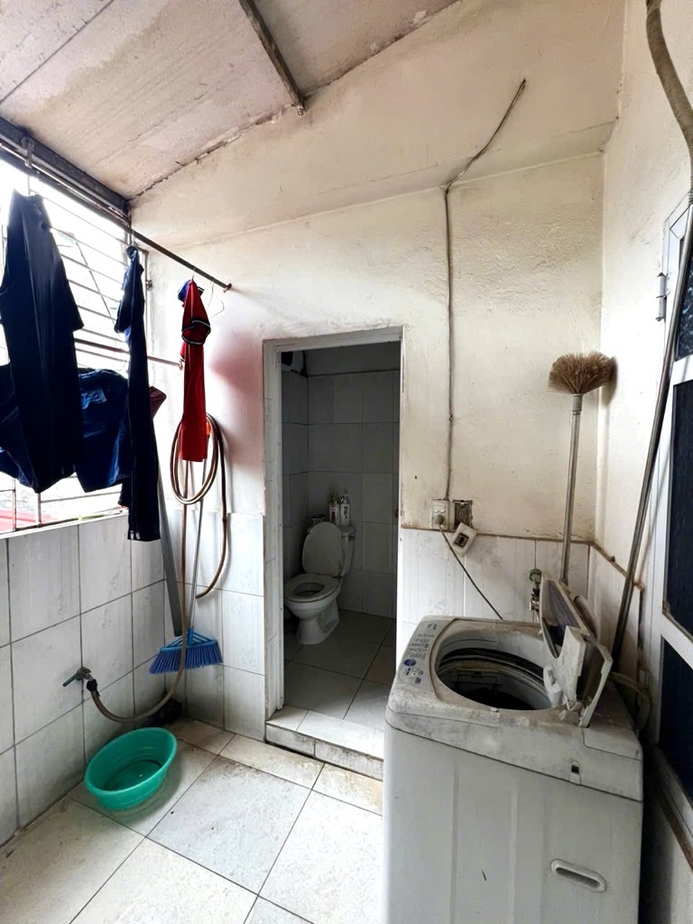 Bán nhà Nguyễn Xiển - diện tích 60m2 2 tầng - ô tô tránh - giá 6,5 tỷ