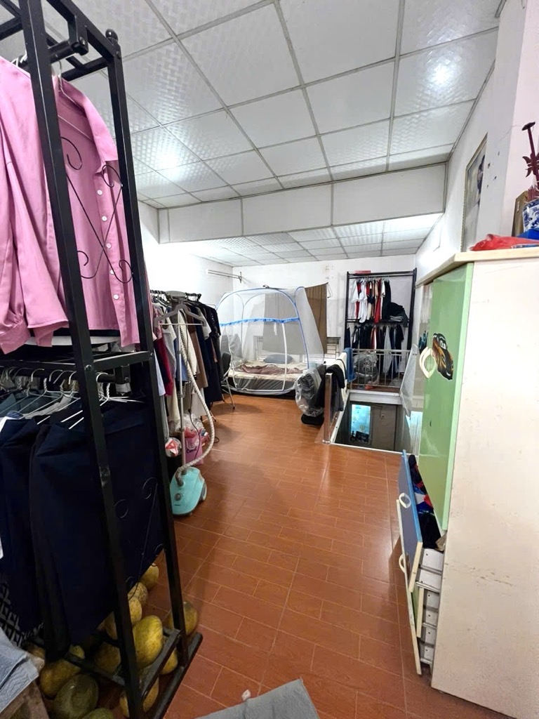 Bán nhà Nguyễn Xiển - diện tích 60m2 2 tầng - ô tô tránh - giá 6,5 tỷ