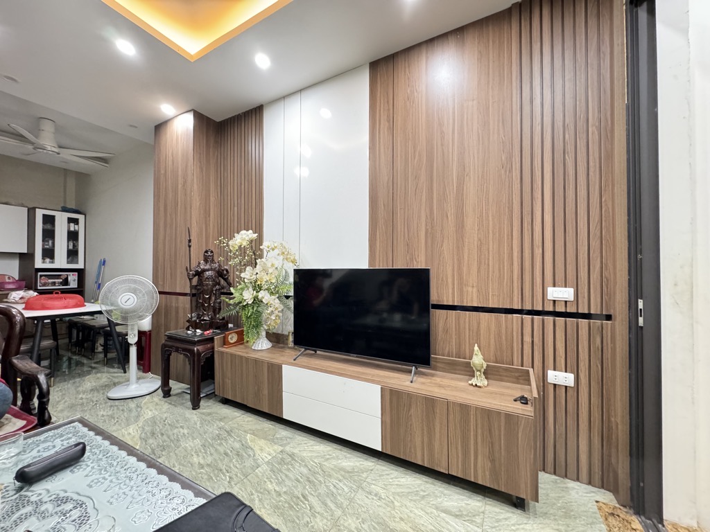 Bán nhà Tân Lạc - diện tích 41m2 6 tầng - Nhà tự xây kiên cố - giá 8,3 tỷ