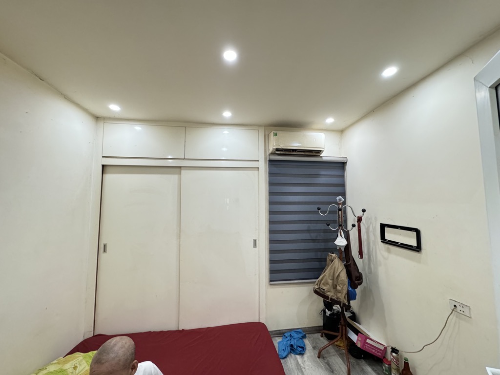 Bán nhà Tân Lạc - diện tích 41m2 6 tầng - Nhà tự xây kiên cố - giá 8,3 tỷ