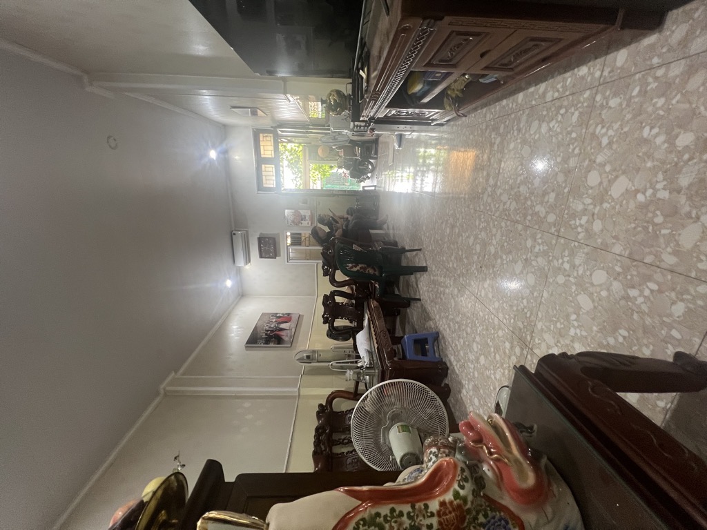 Bán nhà Tân Mai - diện tích 60m2 2 tầng - Ngõ ô tô đỗ cửa - giá 9 tỷ