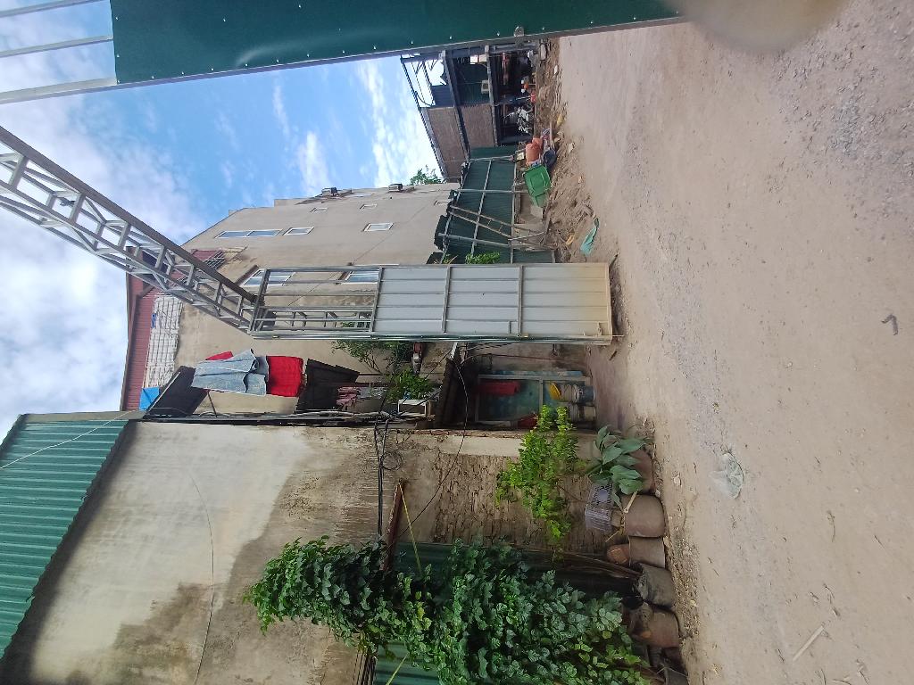 Bán nhà Ngọc Hồi - diện tích 82m2 1 tầng - mặt ngõ riêng biệt - giá 10 tỷ