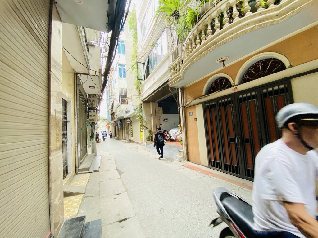 Bán nhà Hòa Bình - diện tích 44m2 4 tầng - Mặt ngõ thông ô tô kinh doanh - giá 12,8 tỷ