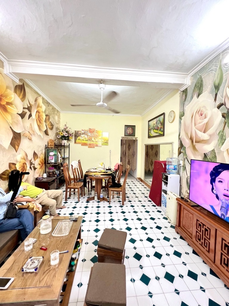 Bán nhà Ngõ Mai Hương - diện tích 56m2 3 tầng - lô góc, gần phố - giá 11,5 tỷ