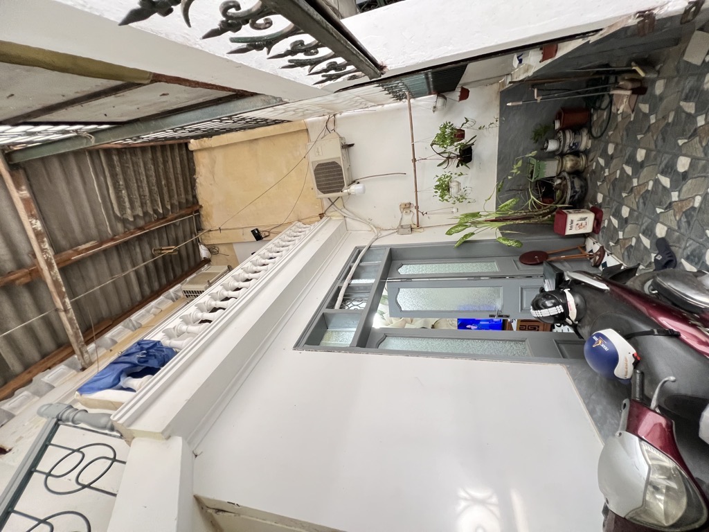 Bán nhà Ngõ Mai Hương - diện tích 56m2 3 tầng - lô góc, gần phố - giá 11,5 tỷ