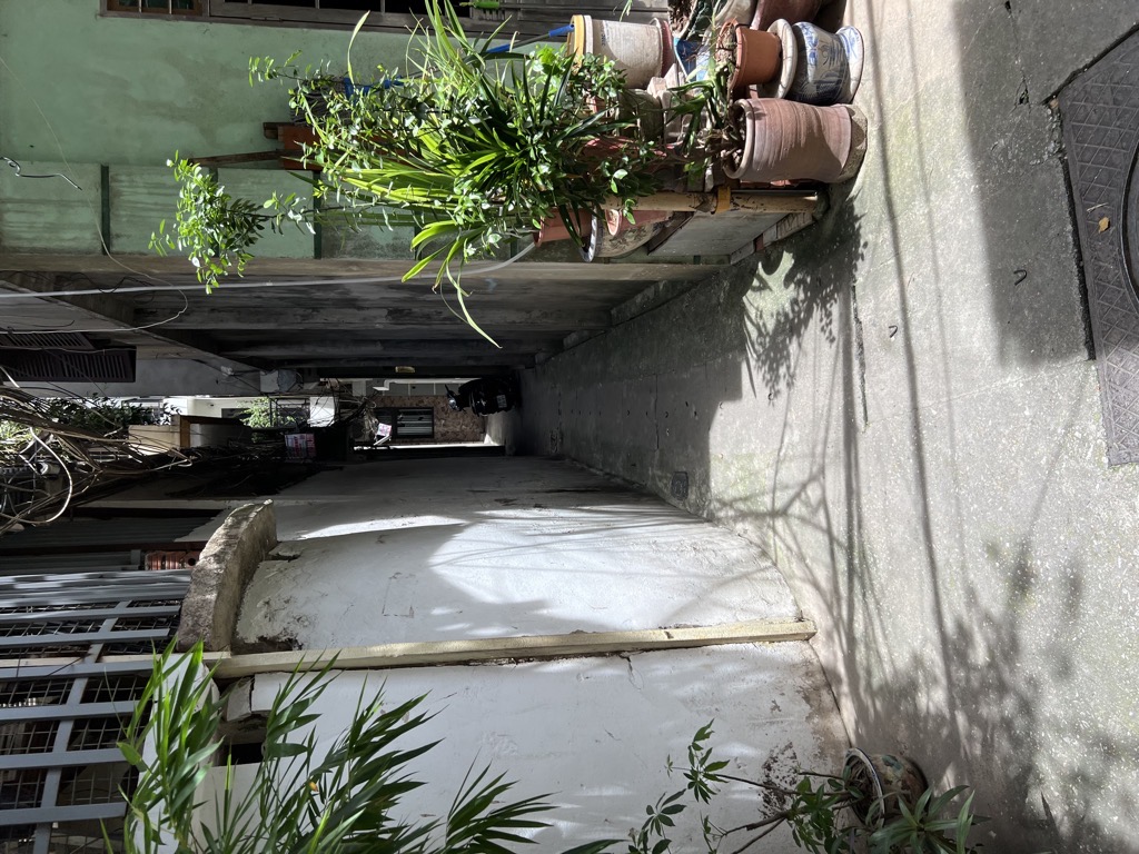 Bán nhà Ngõ Mai Hương - diện tích 56m2 3 tầng - lô góc, gần phố - giá 11,5 tỷ