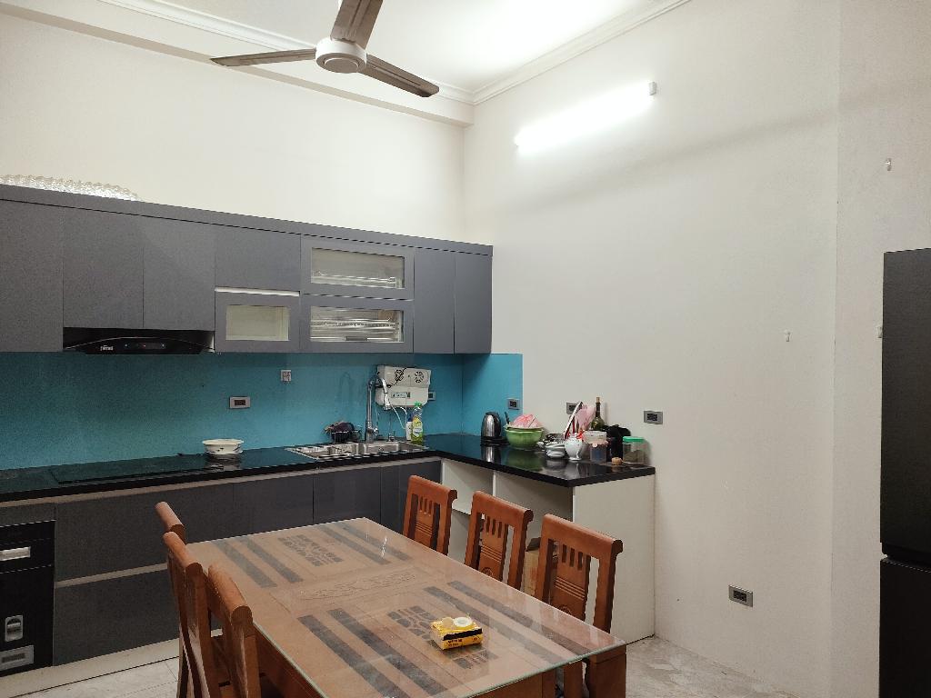 Bán nhà Bùi Xương Trạch - diện tích 40m2 5 tầng - ô tô tránh - giá 7,8 tỷ