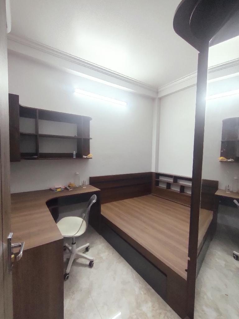 Bán nhà Bùi Xương Trạch - diện tích 40m2 5 tầng - ô tô tránh - giá 7,8 tỷ