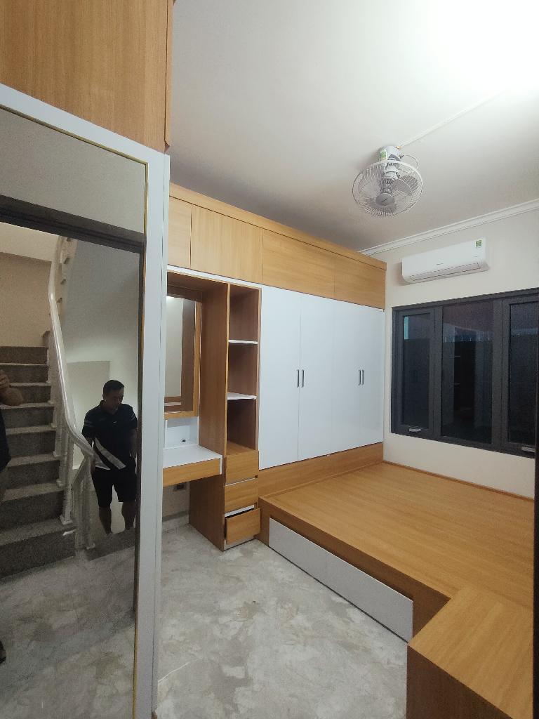 Bán nhà Bùi Xương Trạch - diện tích 40m2 5 tầng - ô tô tránh - giá 7,8 tỷ