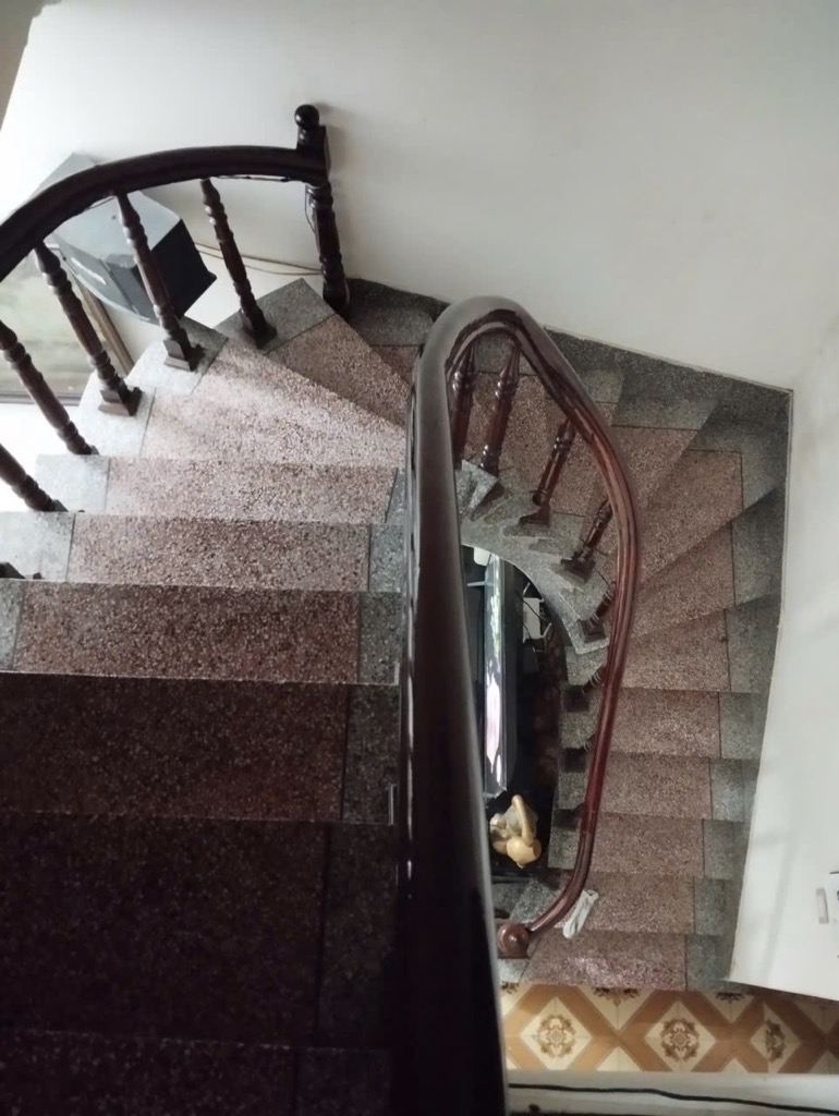 Bán nhà Thuý Lĩnh - diện tích 64m2 3 tầng - ô tô qua nhà - giá 8,75 tỷ