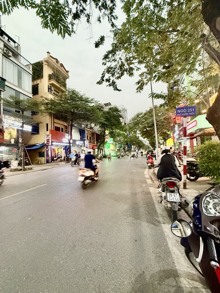 Bán nhà Khâm Thiên - diện tích 45.8m2 1 tầng - mặt phố kinh doanh sầm uất - giá 12 tỷ