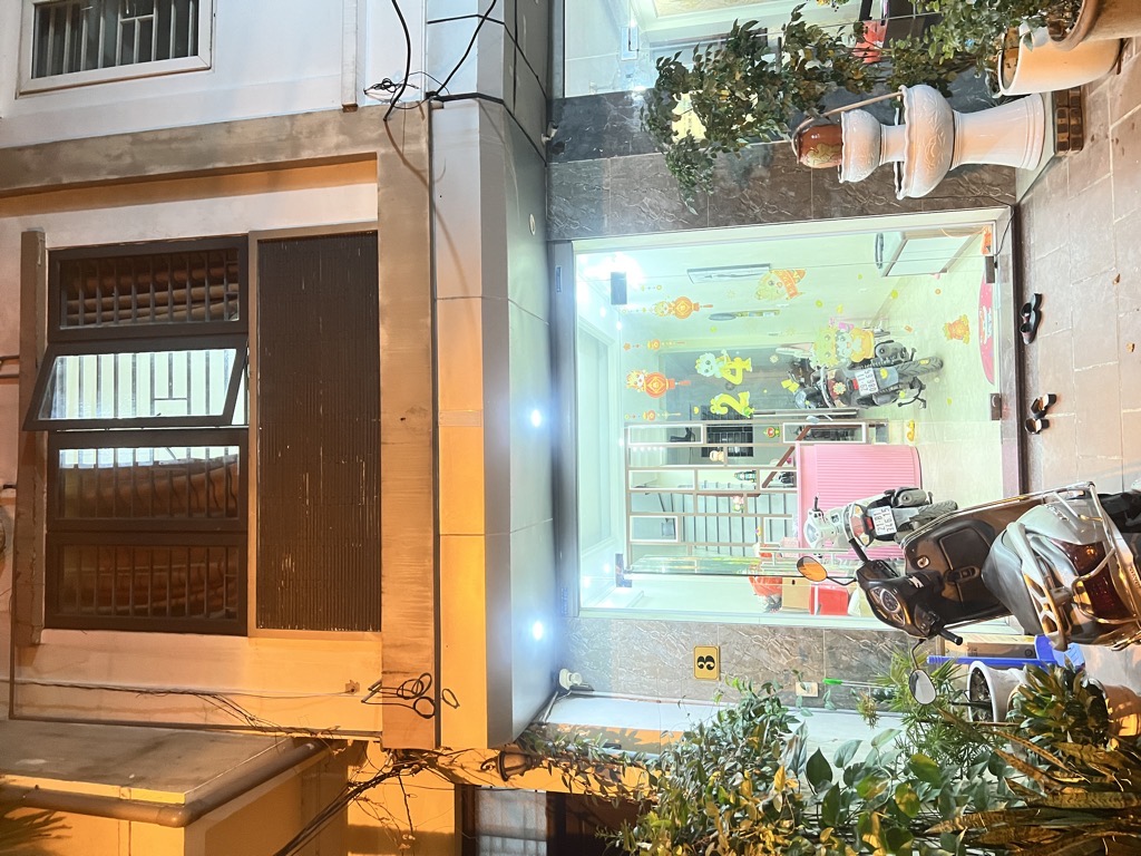 Bán nhà Định Công Thượng - diện tích 36m2 5 tầng - Nhà xây mới chắc chắn, thoáng trước sau - giá 12,6 tỷ