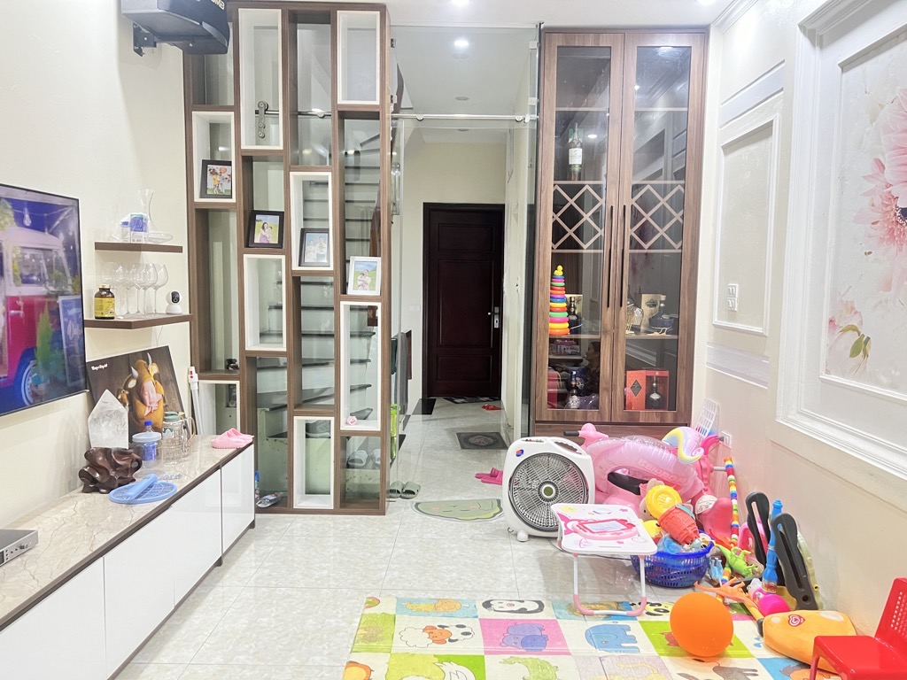 Bán nhà Định Công Thượng - diện tích 36m2 5 tầng - Nhà xây mới chắc chắn, thoáng trước sau - giá 12,6 tỷ